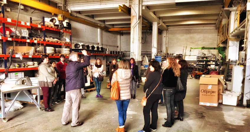 Curvados Quintín abre las puertas de Bio Curve a un grupo de alumnos y alumnas del Colegio de Biólogos  
